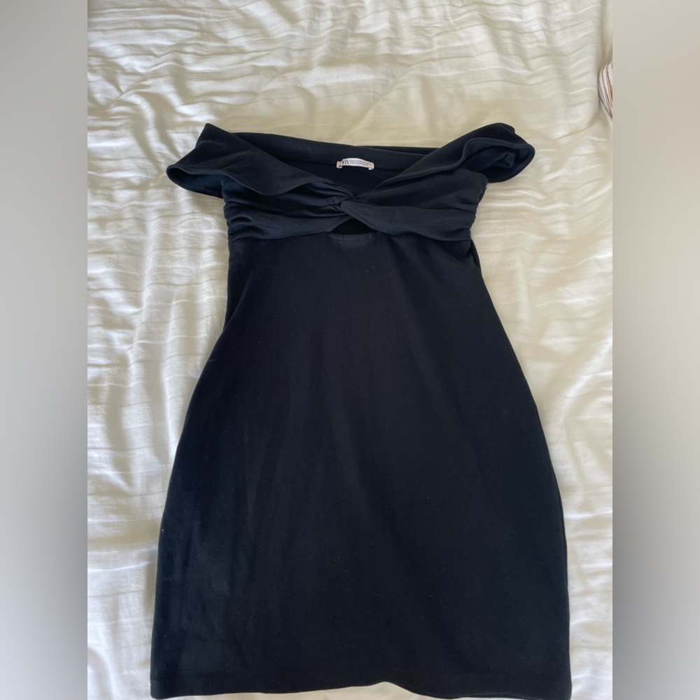 Knotted Ruched Dress - Picture 2 of 2